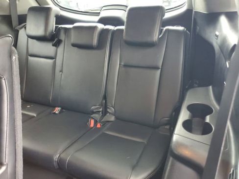 Used 2016 Toyota Highlander XLE AWD/4WD image 11