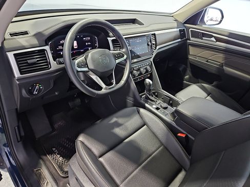 Certified 2023 Volkswagen Atlas SE w/ Panoramic Sunroof Package AWD/4WD image 11