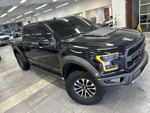 Used 2019 Ford F150 Raptor w/ Equipment Group 802A Luxury image 9