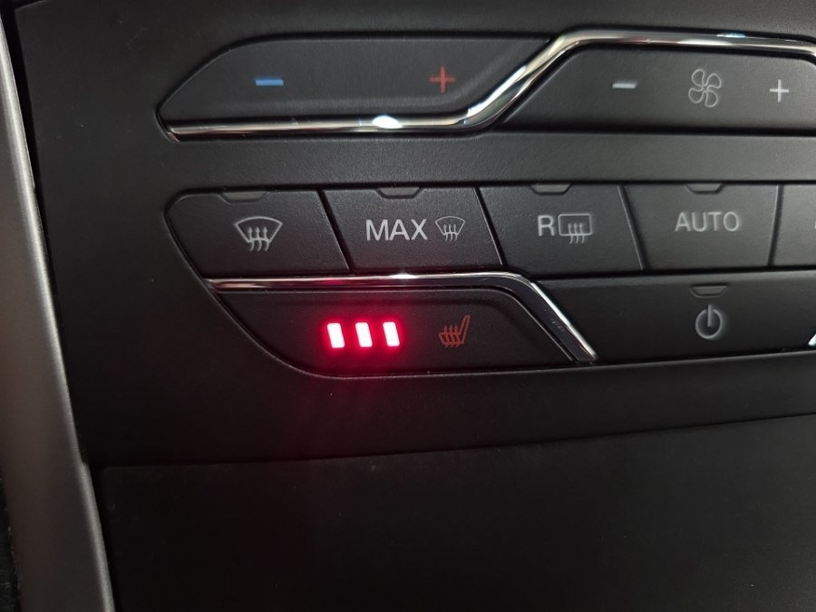 Used 2019 Ford Edge SEL w/ Equipment Group 201A AWD/4WD image 20
