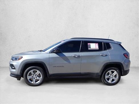 Used 2023 Jeep Compass Latitude w/ Sun and Sound Group AWD/4WD image 2