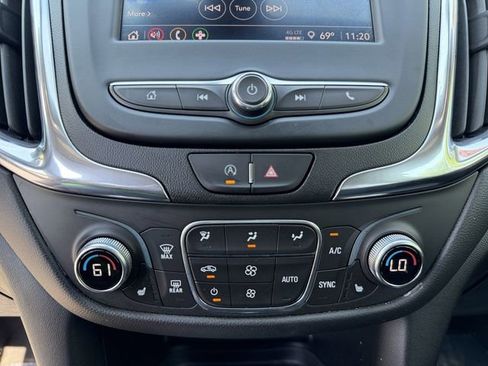 Used 2022 Chevrolet Equinox LT w/ Driver Convenience Package FWD image 23