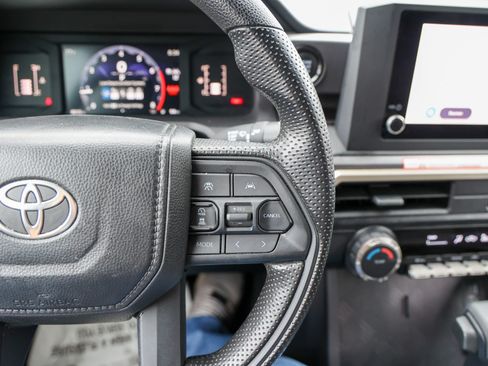 Certified 2025 Toyota Tacoma SR5 AWD/4WD image 20