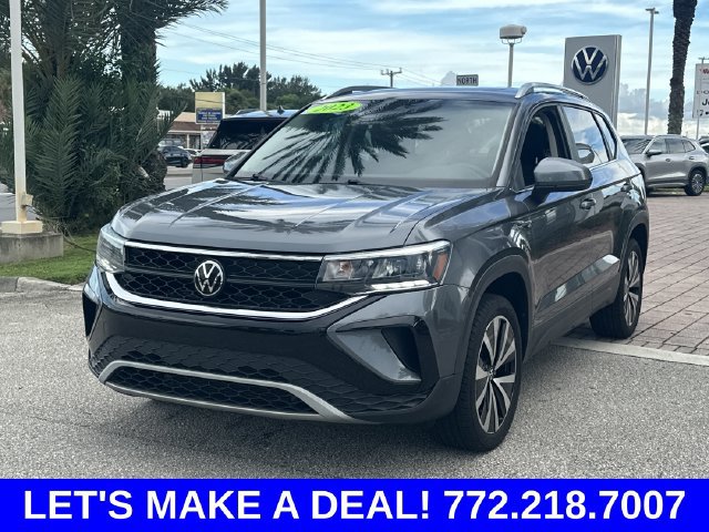 Certified 2023 Volkswagen Taos SE w/ Panoramic Sunroof Package FWD image 2