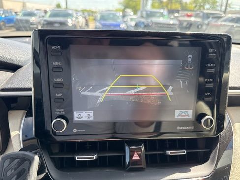 Used 2022 Toyota Corolla Cross XLE w/ Convenience Package AWD/4WD image 13