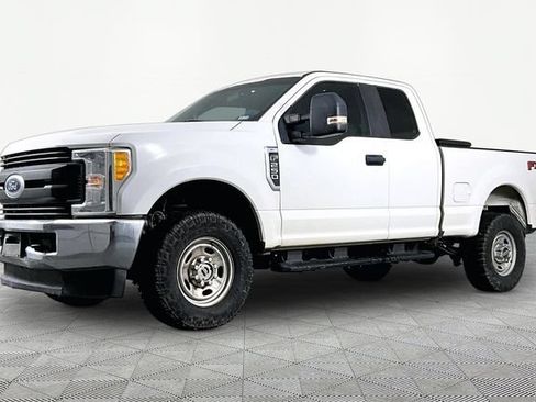 Used 2017 Ford F250 XL w/ Power Equipment Group AWD/4WD image 1