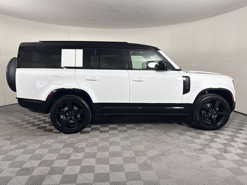 New 2026 Land Rover Defender 130 X-Dynamic SE AWD/4WD image 9