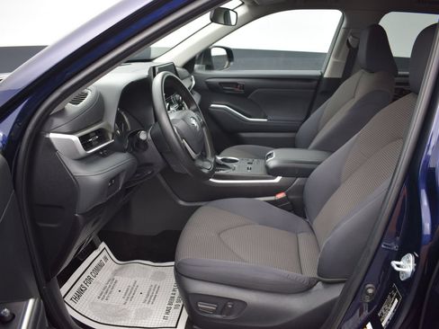 Used 2023 Toyota Highlander L FWD image 15