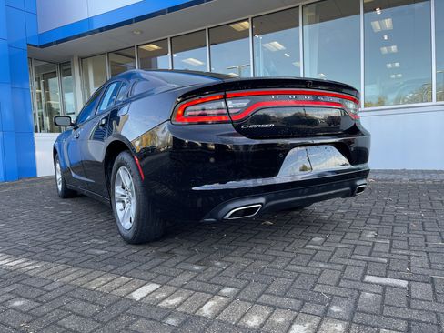 Used 2022 Dodge Charger SXT w/ Leather Interior Group image 3