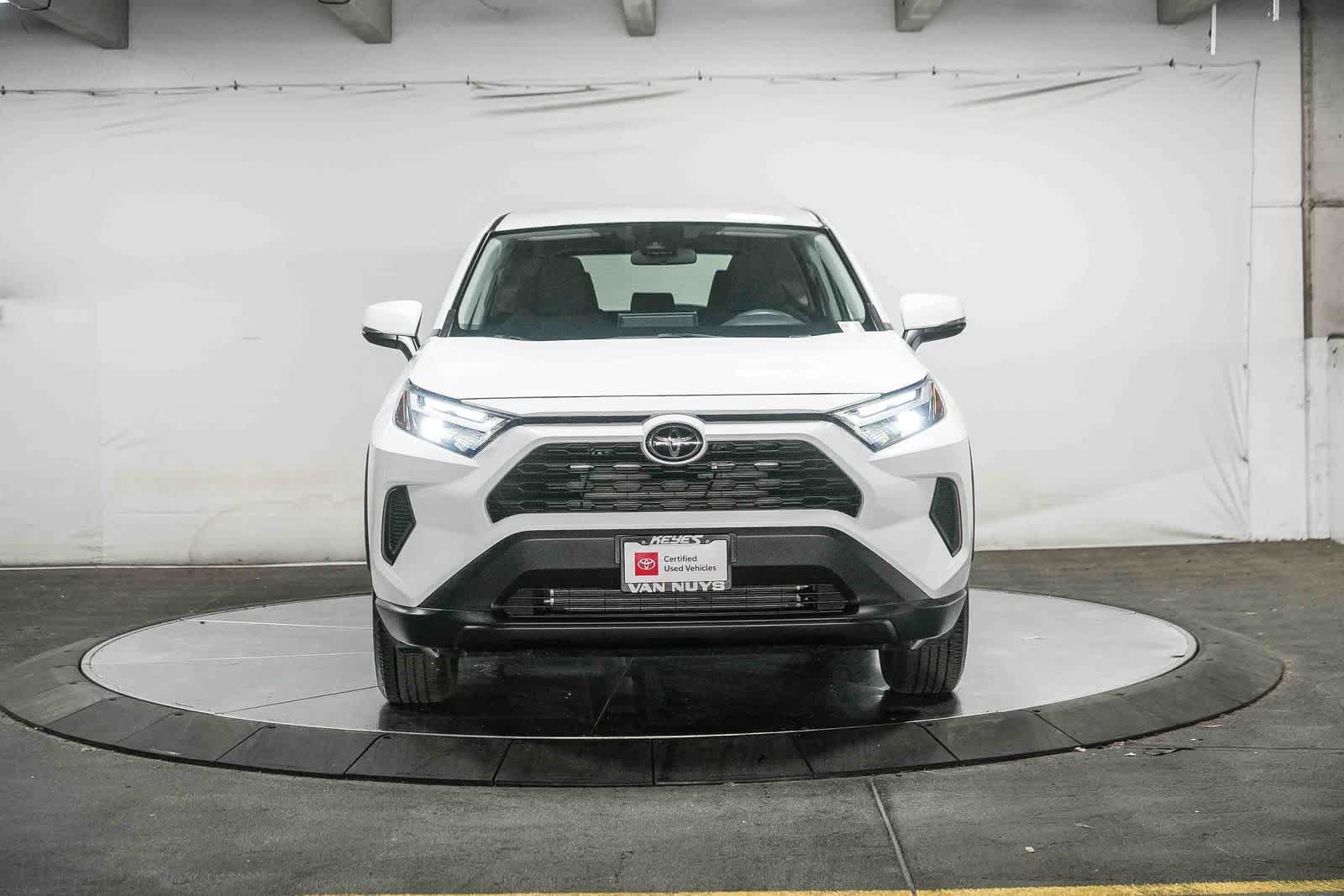 Certified 2025 Toyota RAV4 LE FWD image 9
