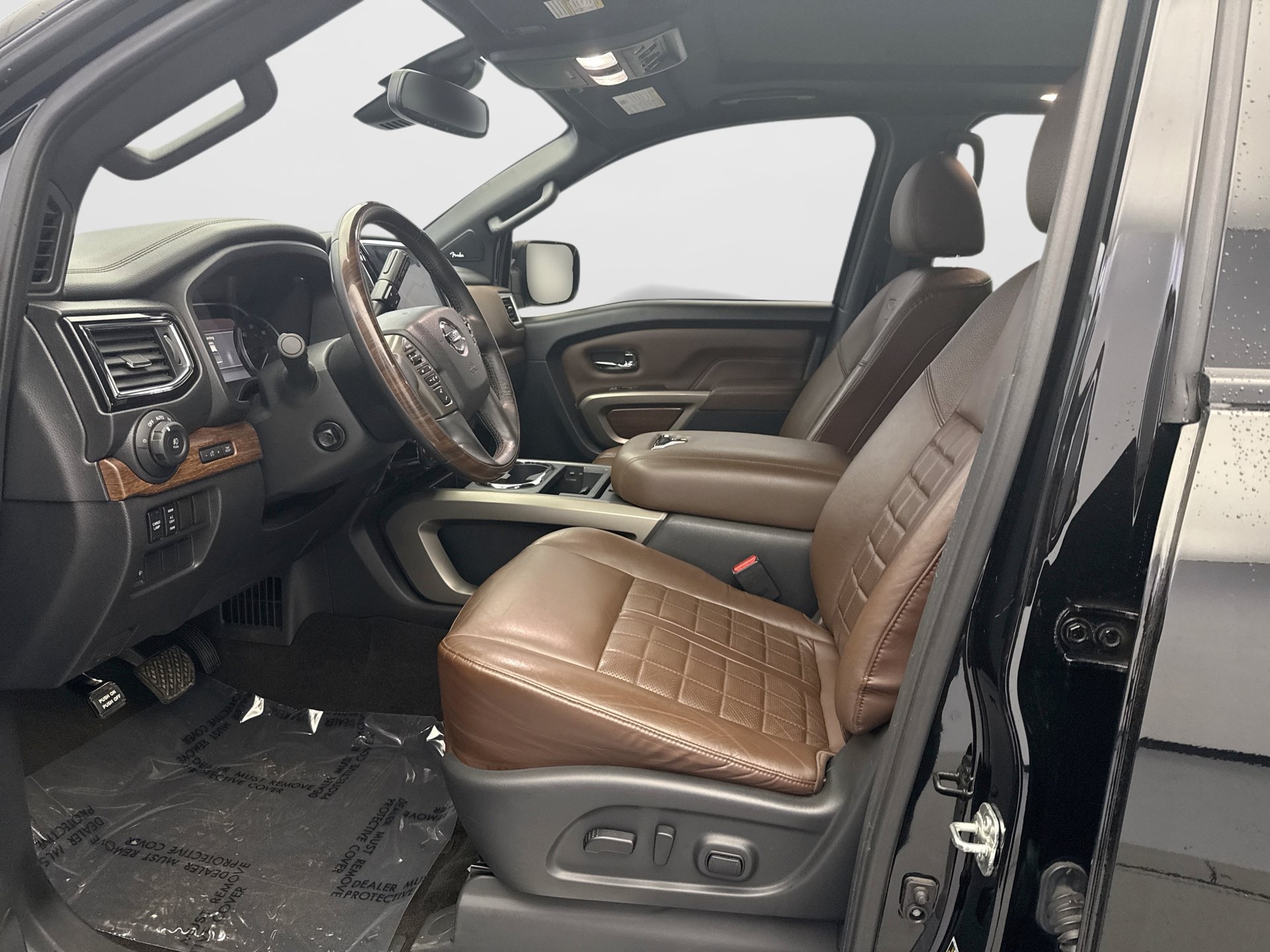 Used 2020 Nissan Titan Platinum Reserve w/ Moonroof Package AWD/4WD image 11