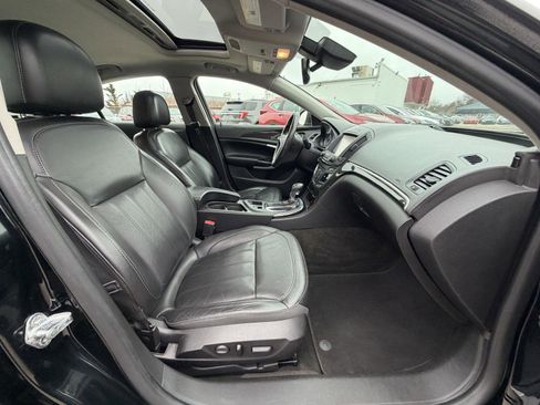 Used 2017 Buick Regal Premium w/ Driver Confidence Package #2 image 29