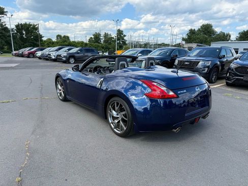 Used 2016 Nissan 370Z Touring Sport image 4
