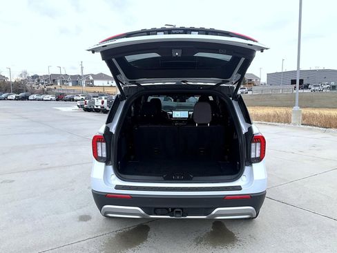 Used 2025 Ford Explorer Platinum w/ LUX Leather Package image 25