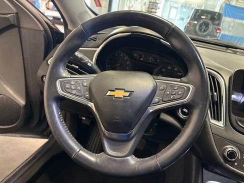 Used 2020 Chevrolet Malibu LT w/ Leather Package FWD image 15