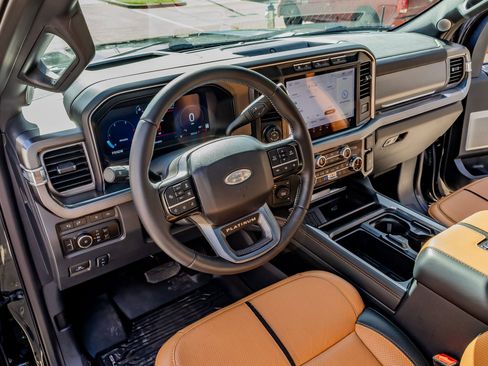 Used 2024 Ford F250 Platinum image 16