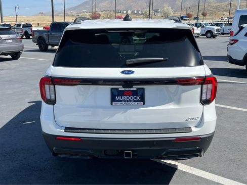 Certified 2025 Ford Explorer ST-Line w/ Premium Package image 9