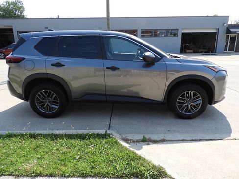 Used 2023 Nissan Rogue S AWD/4WD image 8