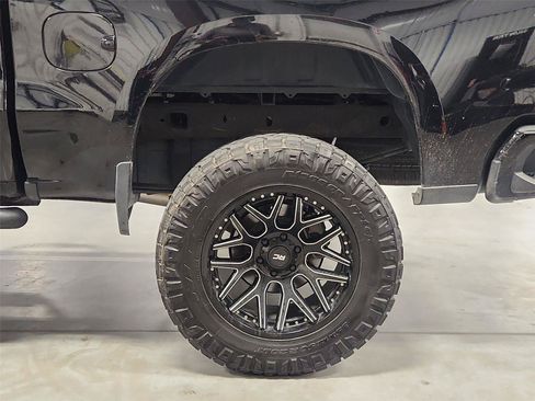 Used 2022 Chevrolet Silverado 1500 Custom AWD/4WD image 31