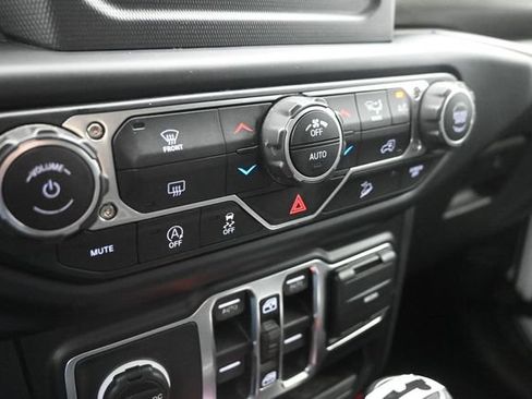 Used 2019 Jeep Wrangler Unlimited Sport S AWD/4WD image 31
