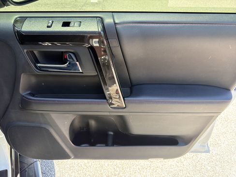 Used 2021 Toyota 4Runner TRD Off-Road Premium w/ Moonroof Package AWD/4WD image 15
