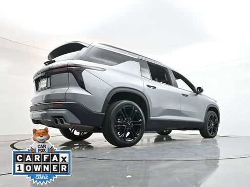 Used 2025 Chevrolet Traverse LT FWD image 35