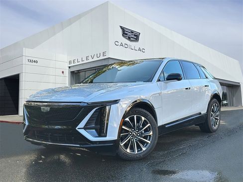 New 2026 Cadillac Lyriq Sport image 1