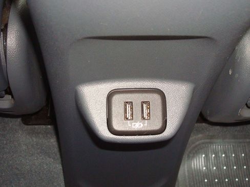 Used 2020 Chevrolet Bolt Premier w/ Infotainment Package image 11