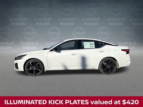 New 2025 Nissan Altima 2.5 SR image 3