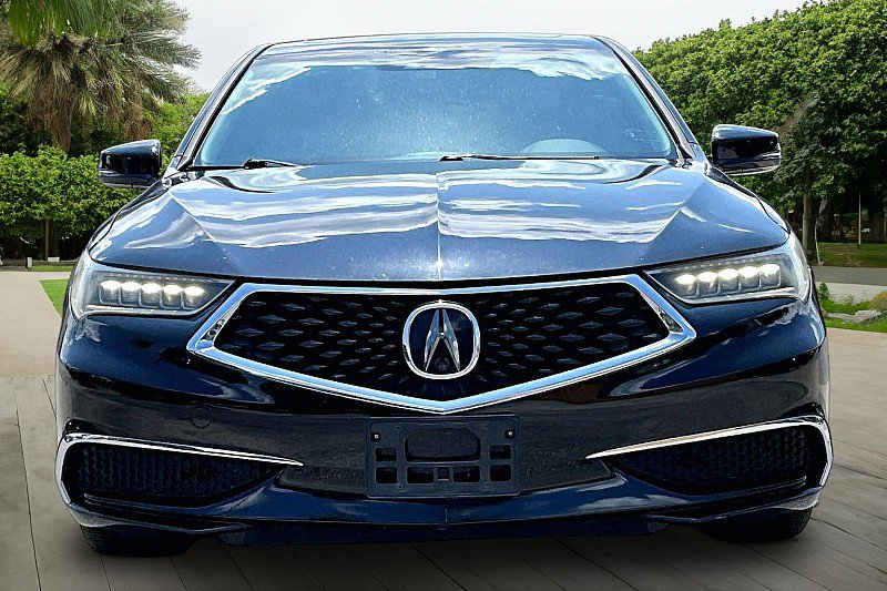 Used 2018 Acura TLX V6 SH-AWD image 2