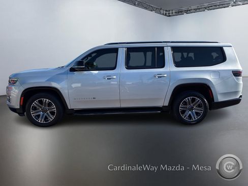 Used 2023 Jeep Wagoneer L Series II image 7