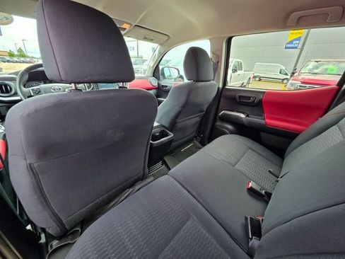Used 2019 Toyota Tacoma SR5 AWD/4WD image 15