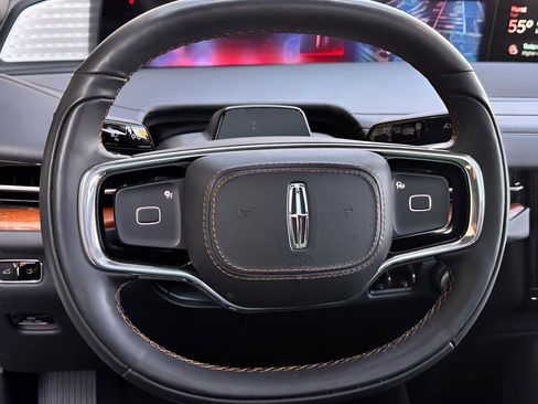 Used 2025 Lincoln Navigator Black Label AWD/4WD image 14