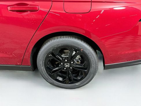 Used 2024 Honda Accord EX image 18