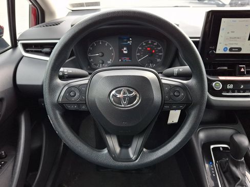 Used 2025 Toyota Corolla LE FWD image 21
