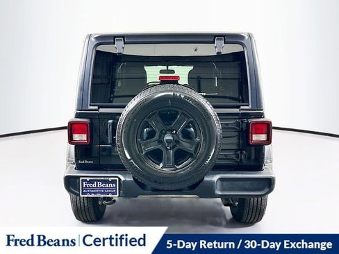 Used 2022 Jeep Wrangler Unlimited Sport AWD/4WD image 7