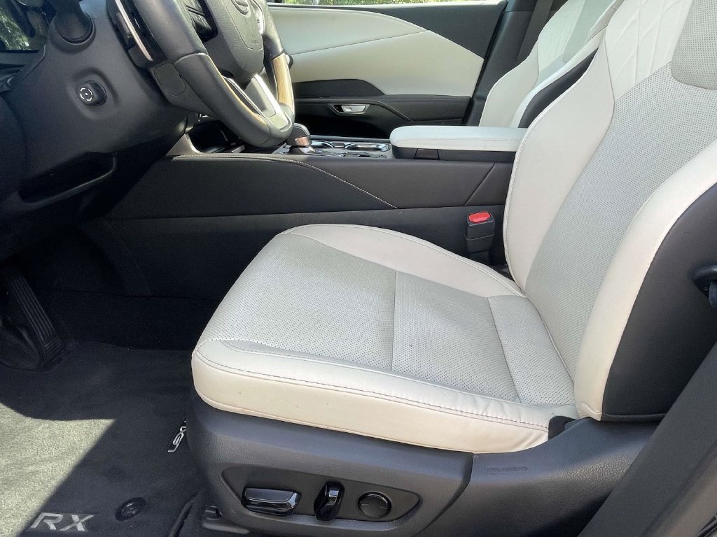 Used 2024 Lexus RX 350 Premium w/ Accessory Package (Z1) AWD/4WD image 9