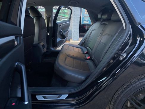 Used 2018 Volkswagen Passat 2.0T R-Line image 16