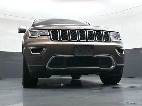 Used 2019 Jeep Grand Cherokee Limited image 42