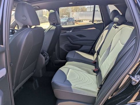 New 2026 Volkswagen Tiguan SE R-Line FWD image 14