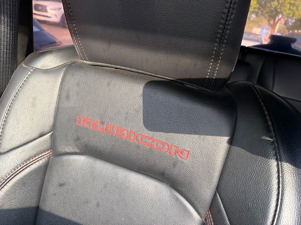 Used 2018 Jeep Wrangler Rubicon w/ Uconnect 4C Nav & Sound Group AWD/4WD image 11