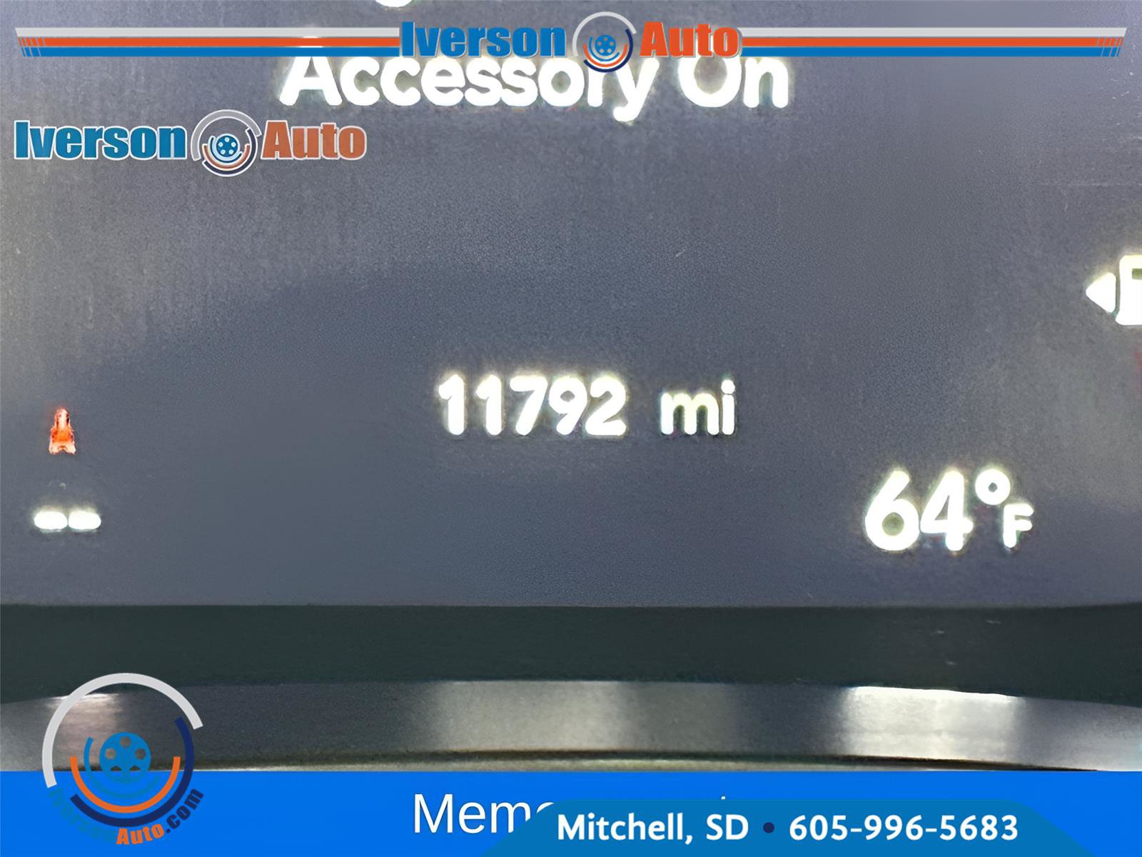 Used 2024 Chrysler Pacifica Touring-L AWD/4WD image 19