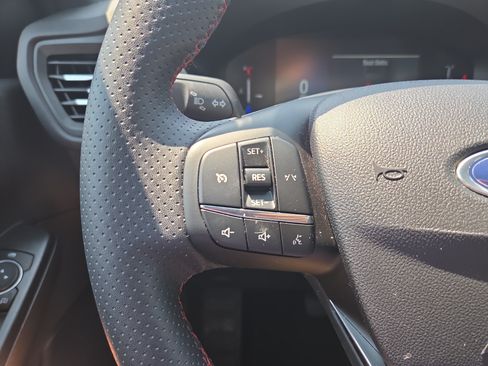 Used 2025 Ford Escape ST-Line FWD image 11