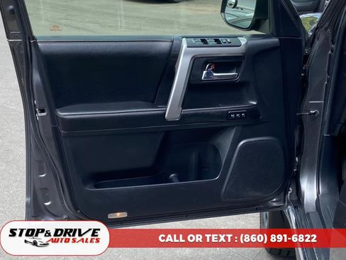 Used 2014 Toyota 4Runner Limited image 10