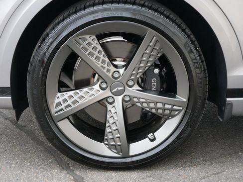 Used 2025 Genesis GV70 3.5T Sport w/ Sport Advanced Package image 15