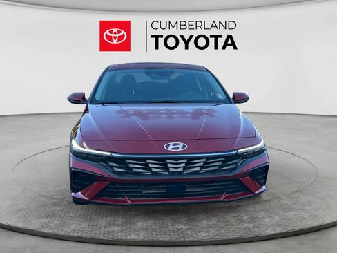 Used 2025 Hyundai Elantra Limited FWD image 8