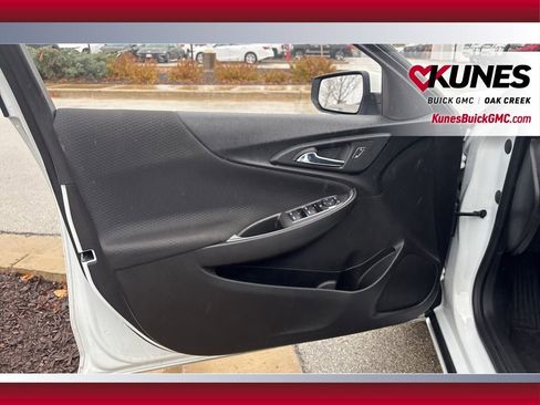 Used 2023 Chevrolet Malibu LT image 8