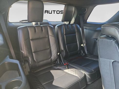 Used 2019 Ford Explorer Platinum AWD/4WD image 34