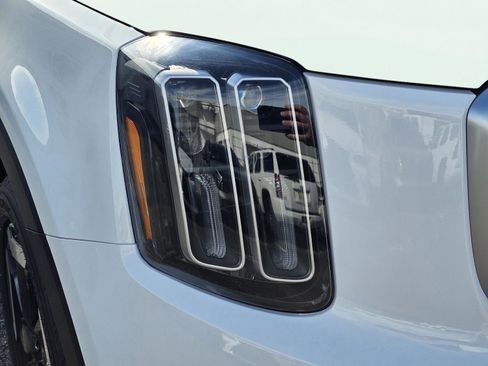 New 2025 Kia Telluride S image 4