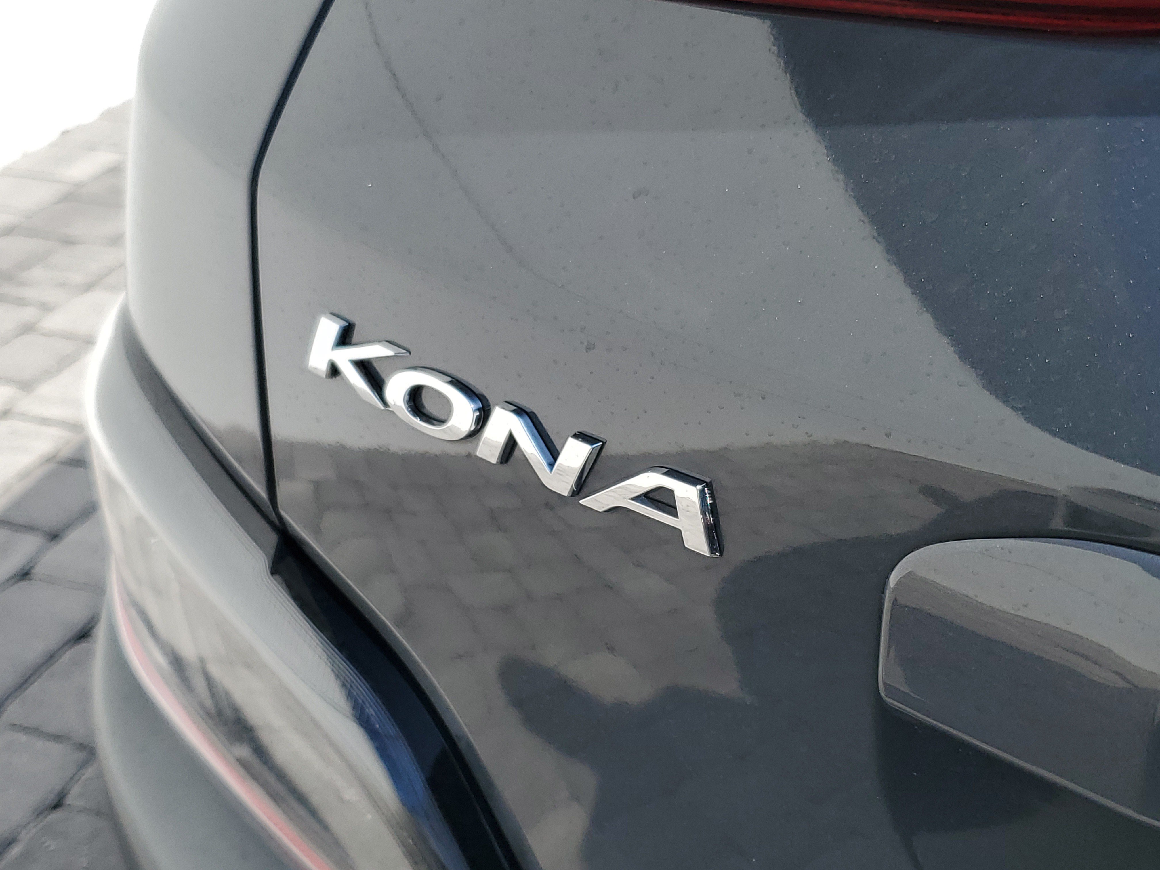 Used 2023 Hyundai Kona Limited FWD image 7